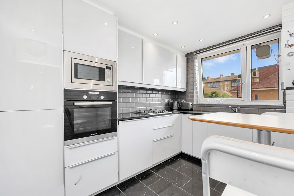 Property photo 2 of 9 Picture No. 01