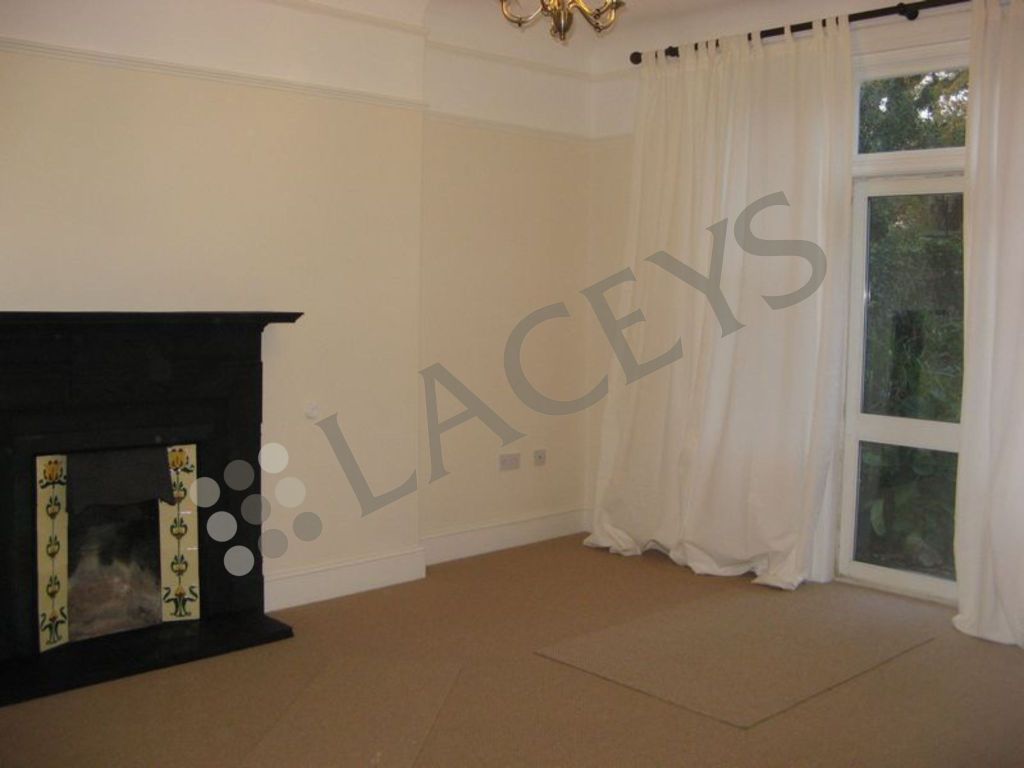 Property photo 3 of 7 Photo4