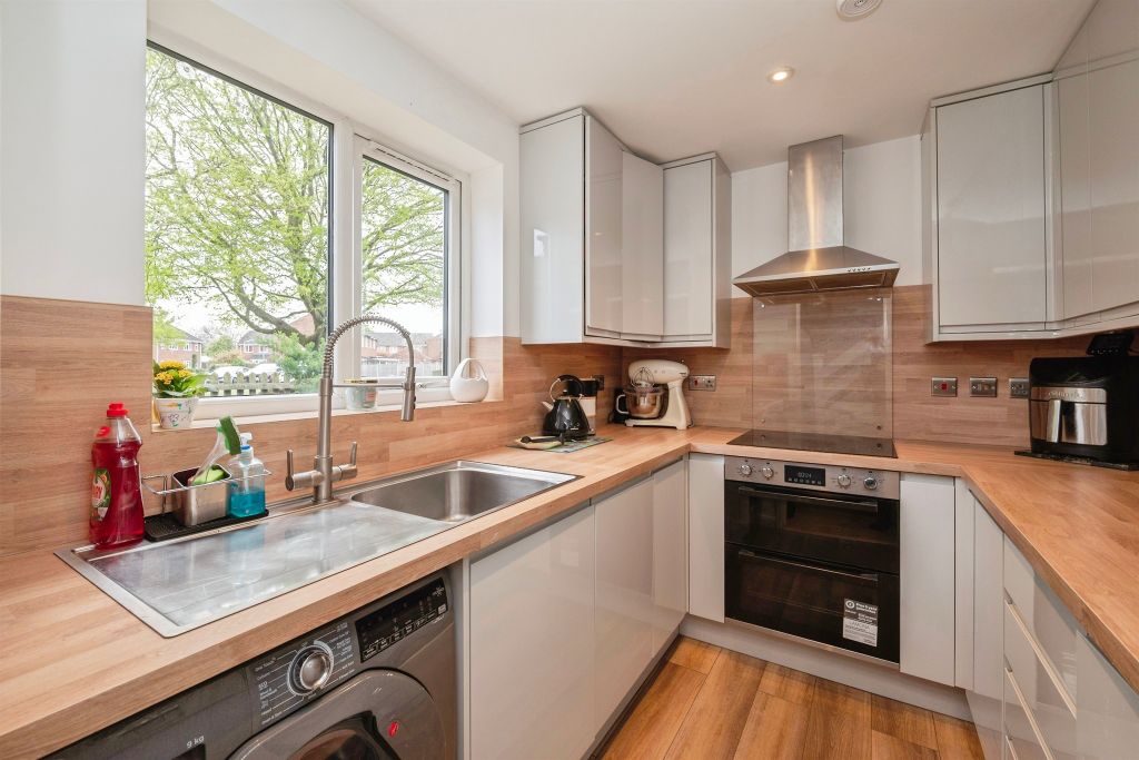 Property photo 2 of 16