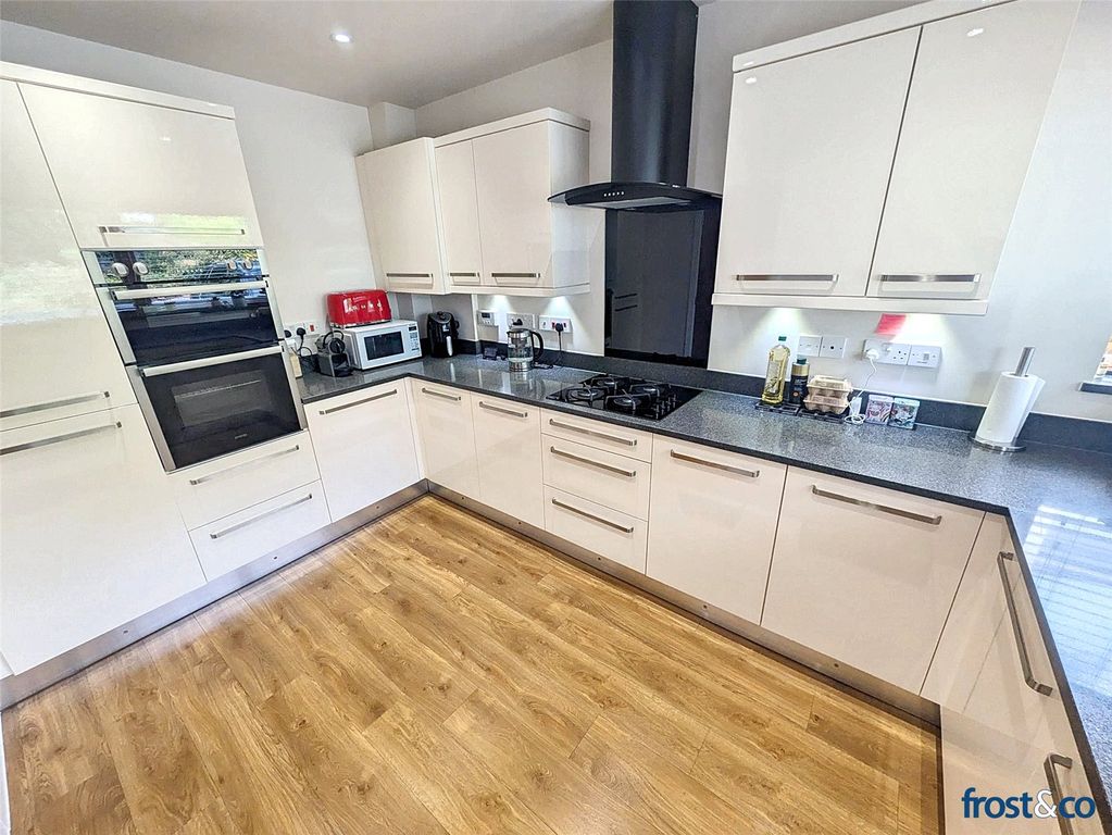 Property photo 3 of 14 Kitchen