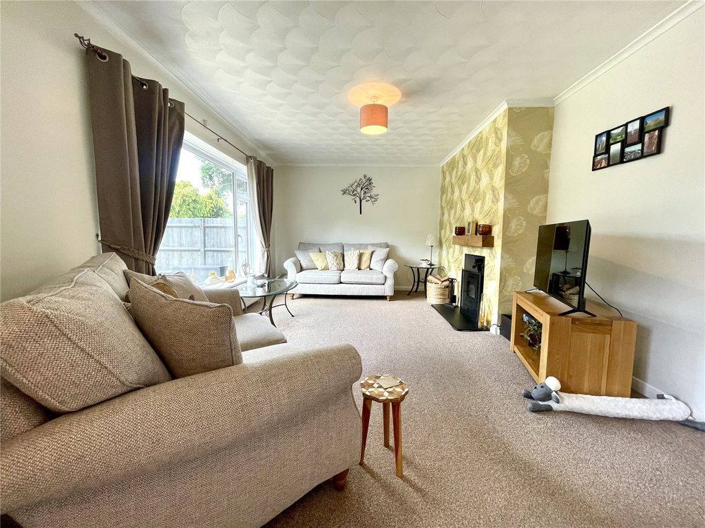 Property photo 2 of 23 Picture No. 12
