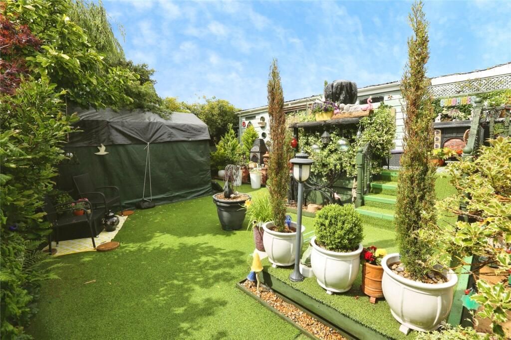 Property photo 2 of 10 Garden