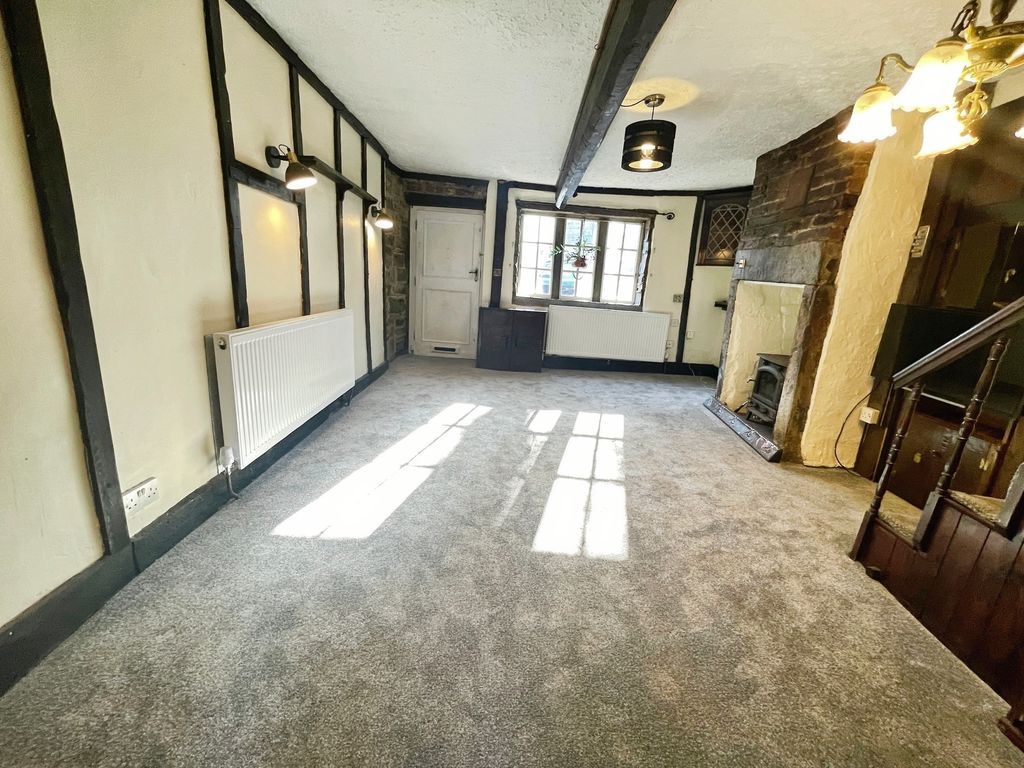 Property photo 3 of 19 Lounge