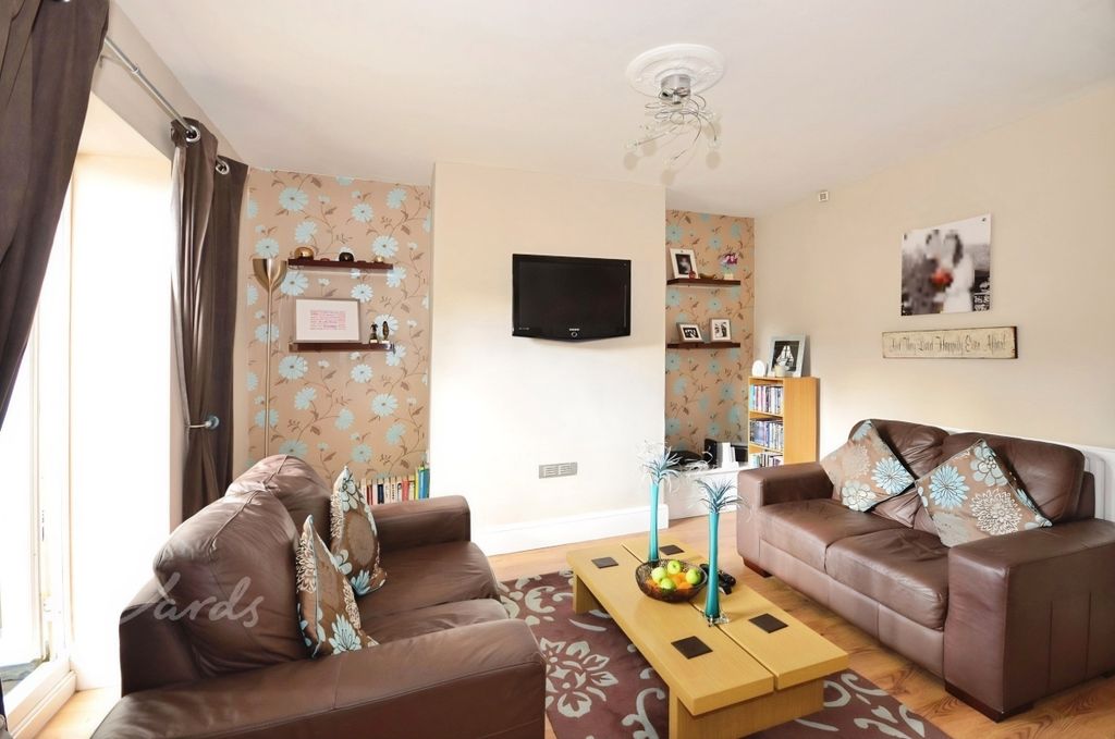 Property photo 3 of 6 St Marys Lounge