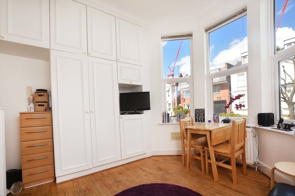 Property photo 3 of 8