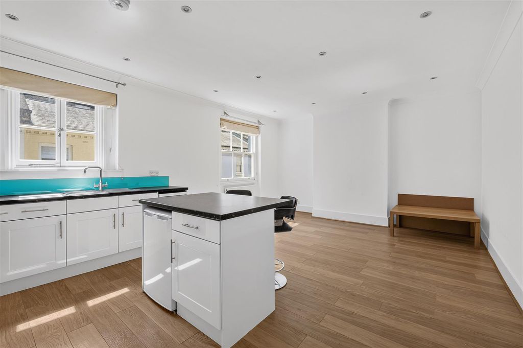 Property photo 3 of 8 Petersham Mews-3 - Copy.Jpg