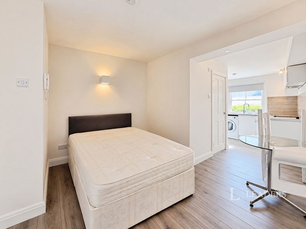 Property photo 2 of 10 Pbox-Img.Png