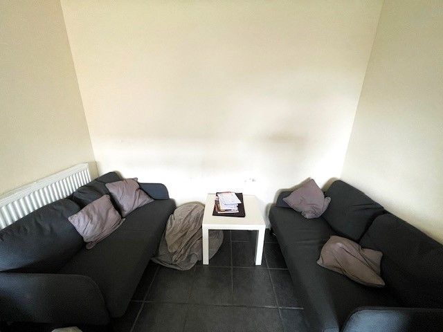 Property photo 3 of 7 Living Room