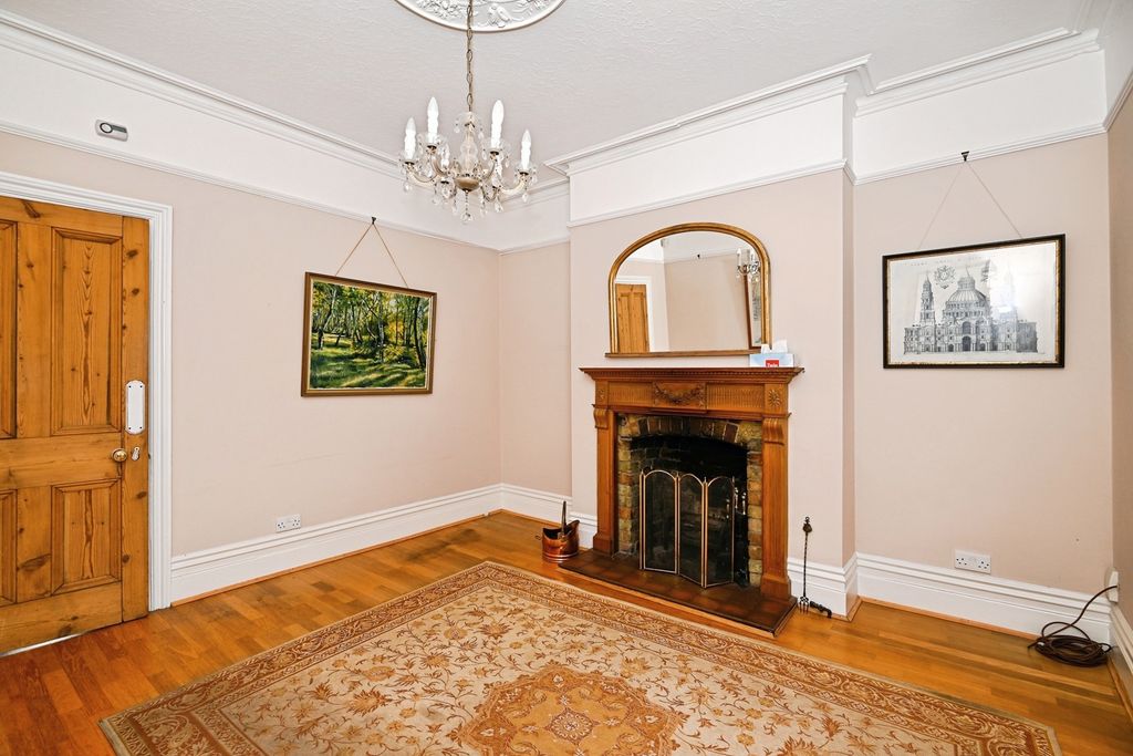 Property photo 3 of 17 Photo