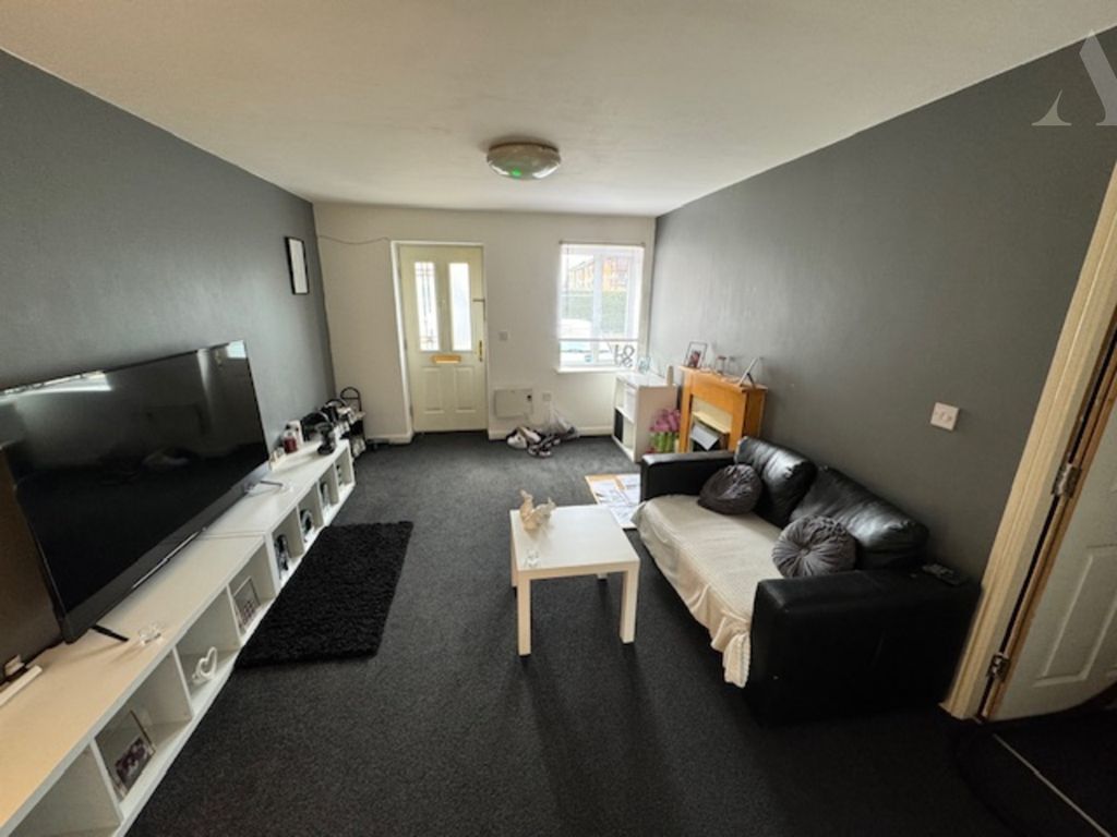 Property photo 2 of 7 43 Staff Waylonge