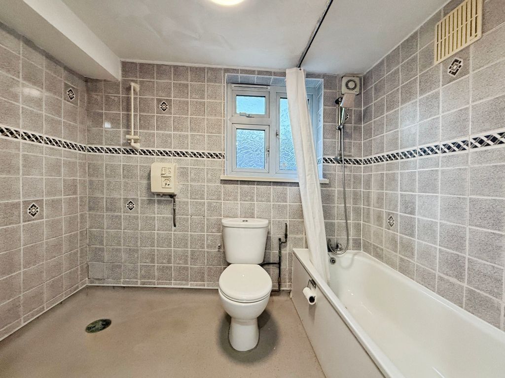 Property photo 3 of 12 4068Ec97-Img_3369.Jpeg