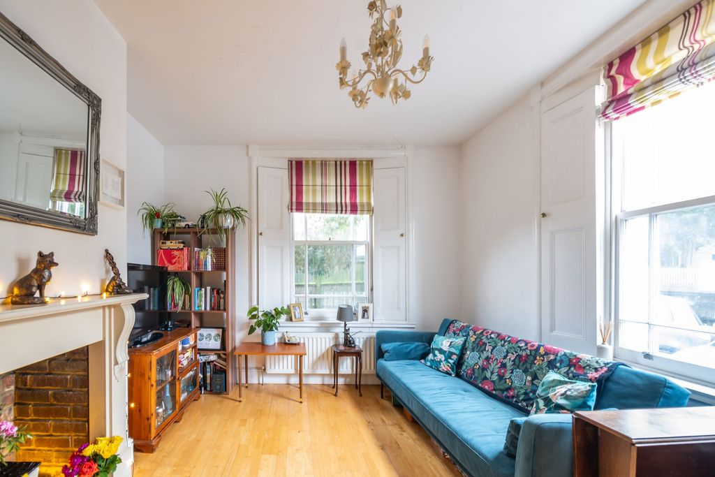 Property photo 2 of 10