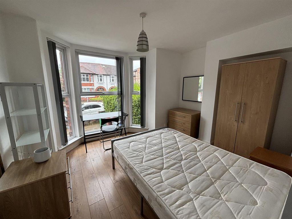 Property photo 3 of 21 Bedroom 1