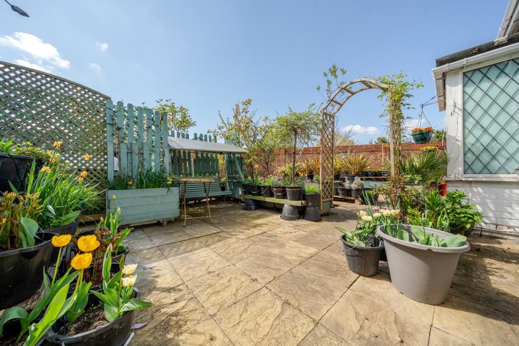 Property photo 2 of 21 Garden View