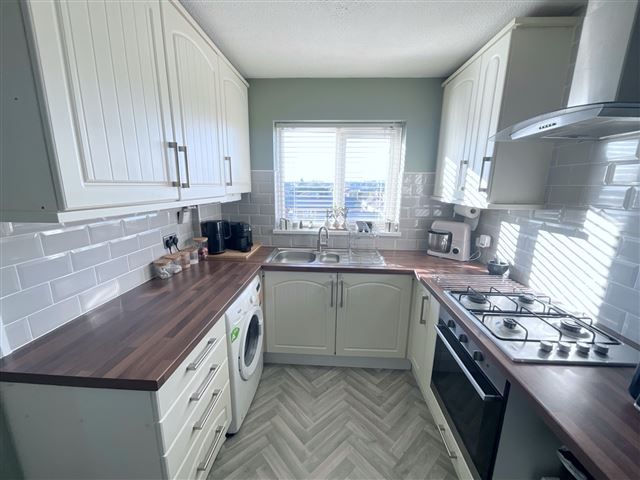 Property photo 3 of 21 Kitchen