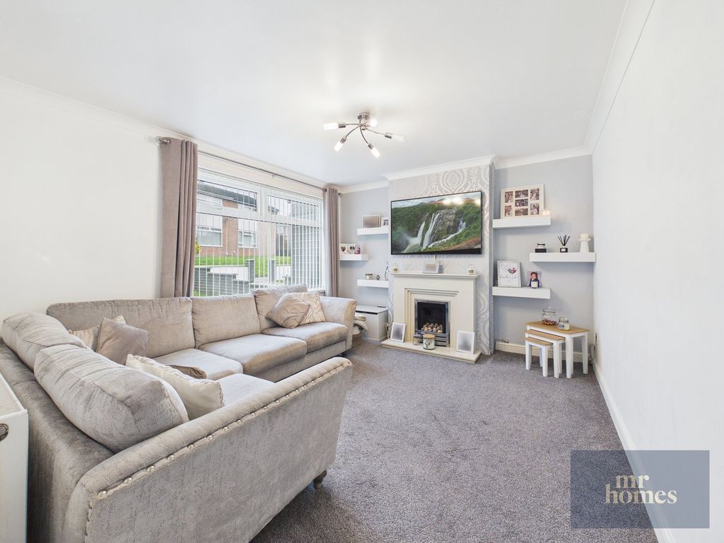 Property photo 2 of 28