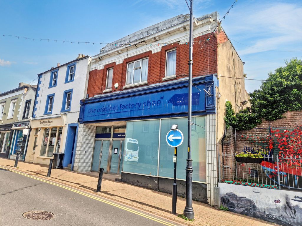Property photo 2 of 9 62 Senhouse Street, Maryport, Cumbria, Ca15 6Bs
