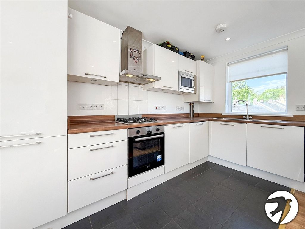 Property photo 3 of 11 Picture No. 20