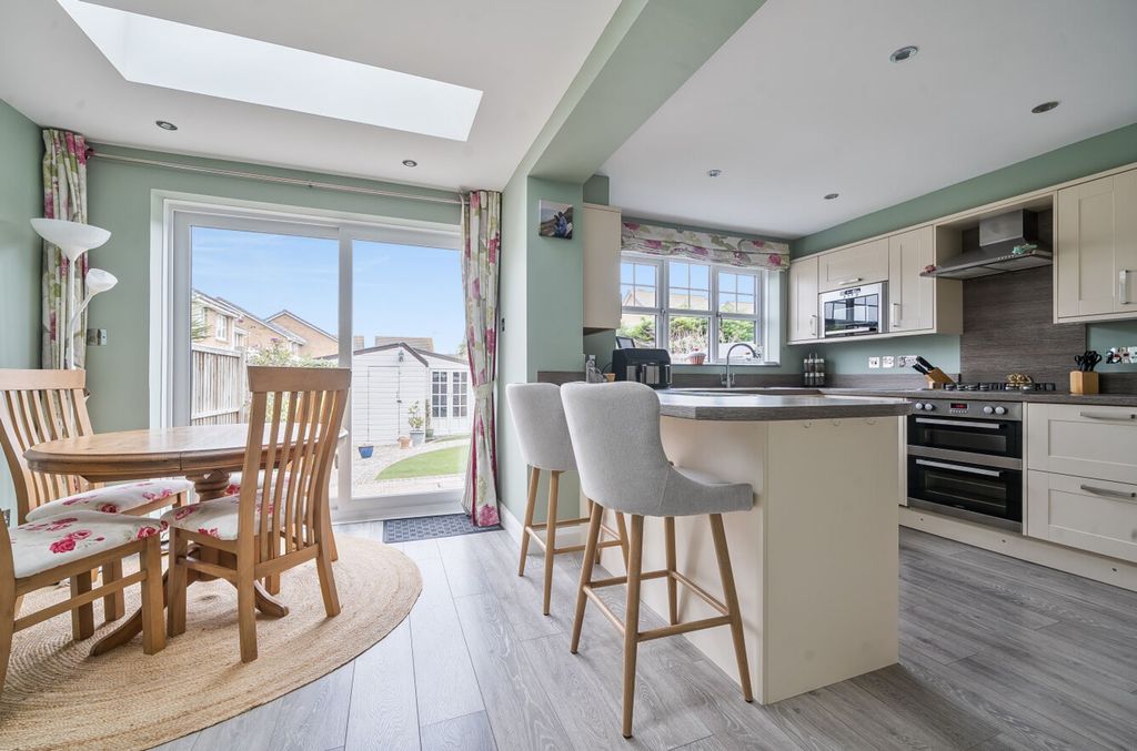 Property photo 3 of 21