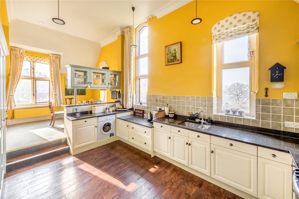 Additional image 5 of 3 bed flat for saleWolfs Row, Oxted, Surrey RH8