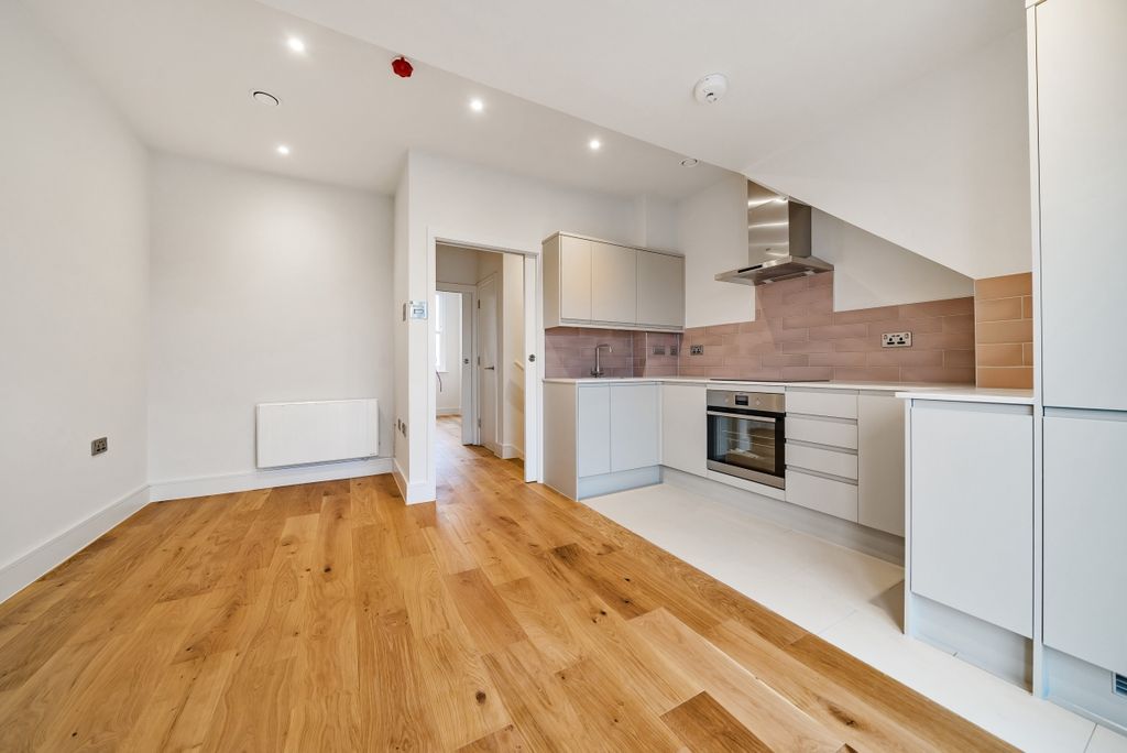 Property photo 3 of 7 1063220 (2)