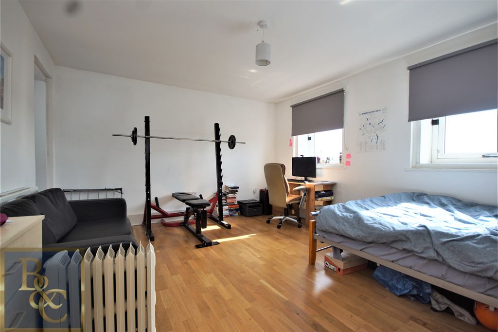 Property photo 3 of 8