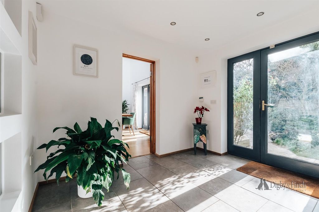 Property photo 2 of 47 9 Kirby Lane-20.Jpg