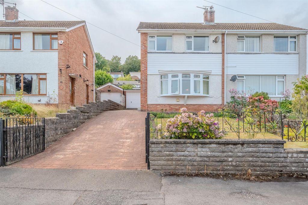 Property photo 1 of 25 41 Thornhill Close-25.Jpg