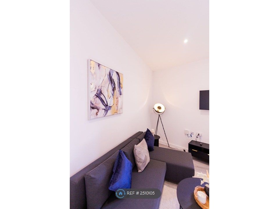 Property photo 2 of 33