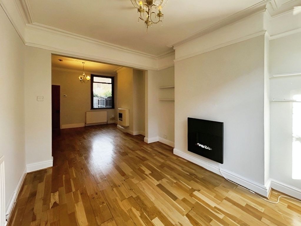 Property photo 2 of 11 Picture No. 17