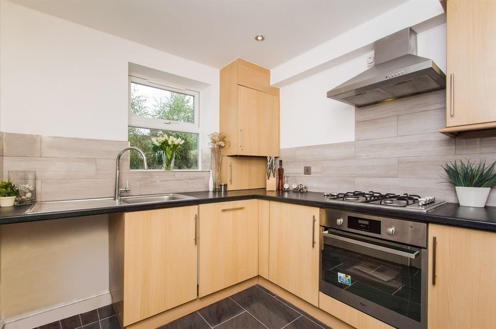 Property photo 2 of 10 Kitchen