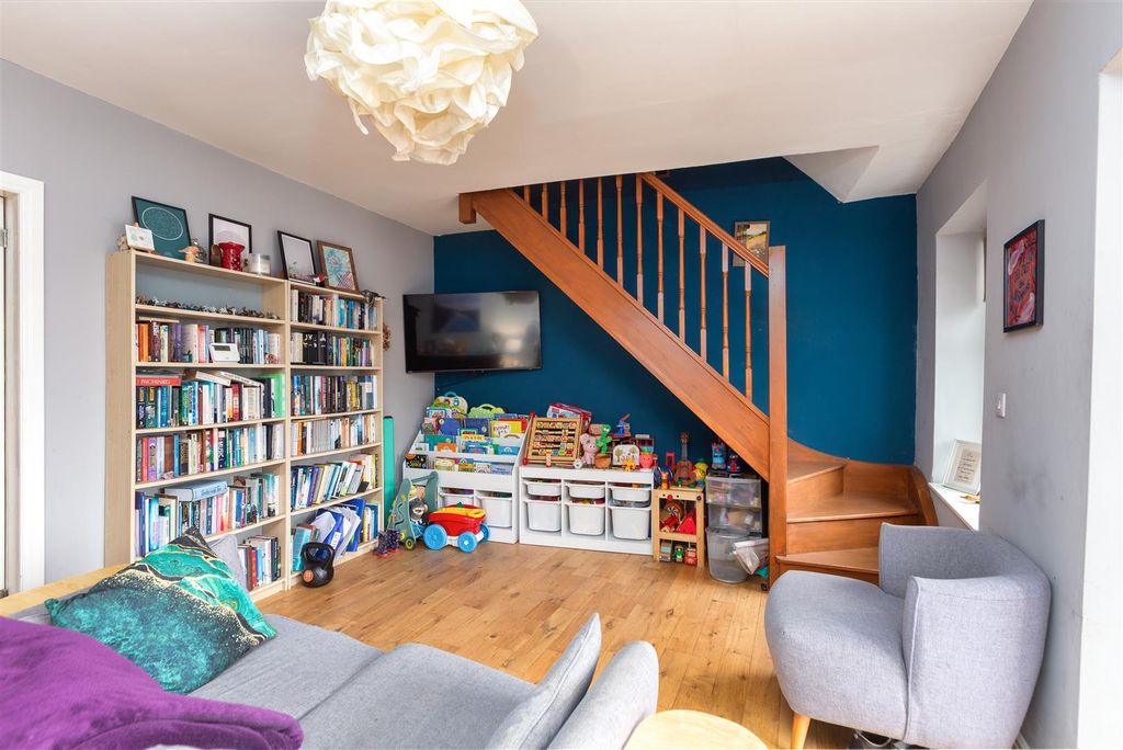 Property photo 2 of 16