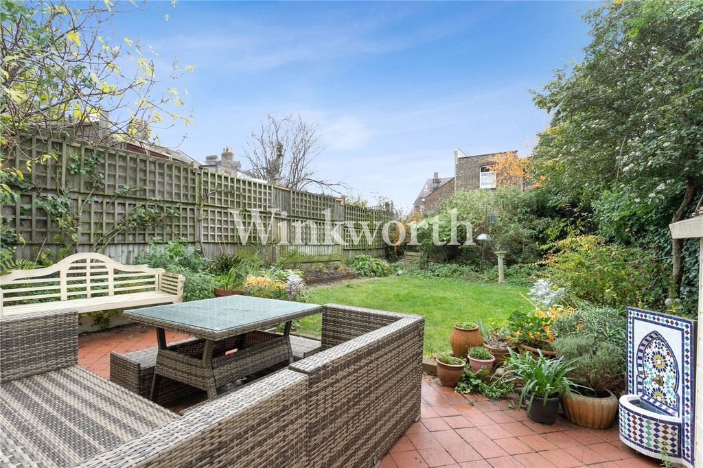 Property photo 2 of 29 Picture No. 22