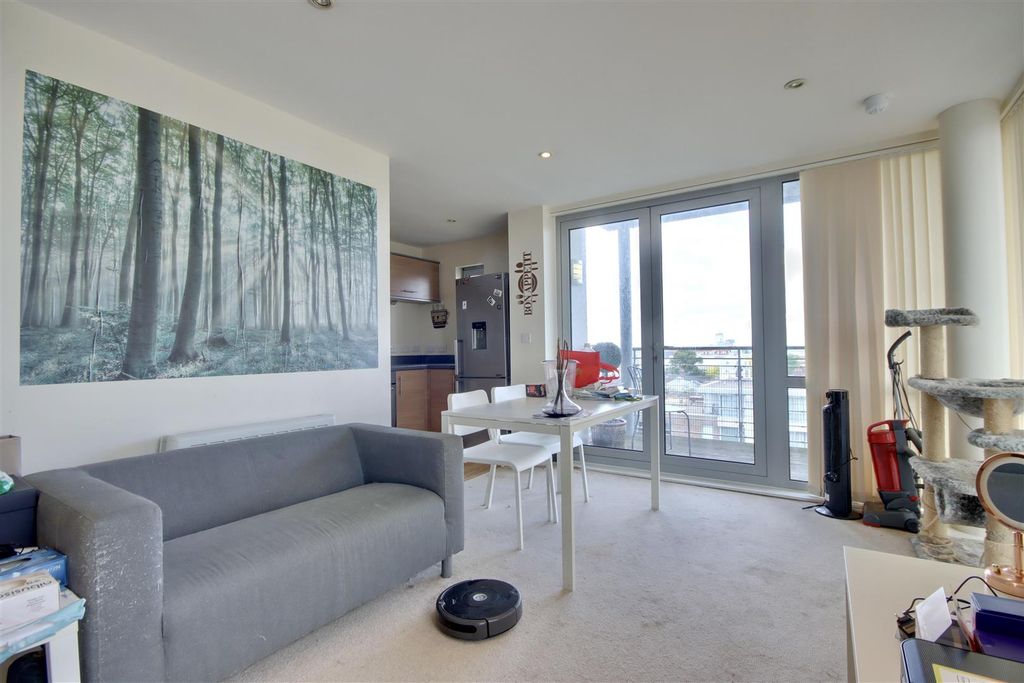 Property photo 3 of 11 573Bbb6C-3D6A-485F-8Ff4-Ec1Fa410B059_1_201_A.Jpeg