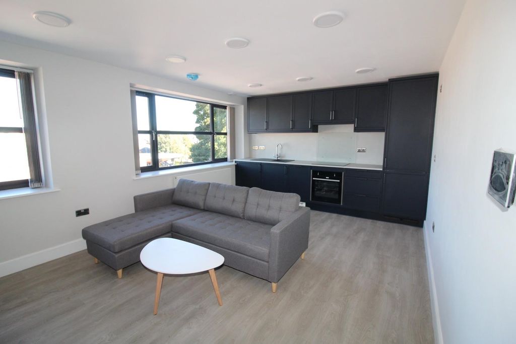 Property photo 2 of 9