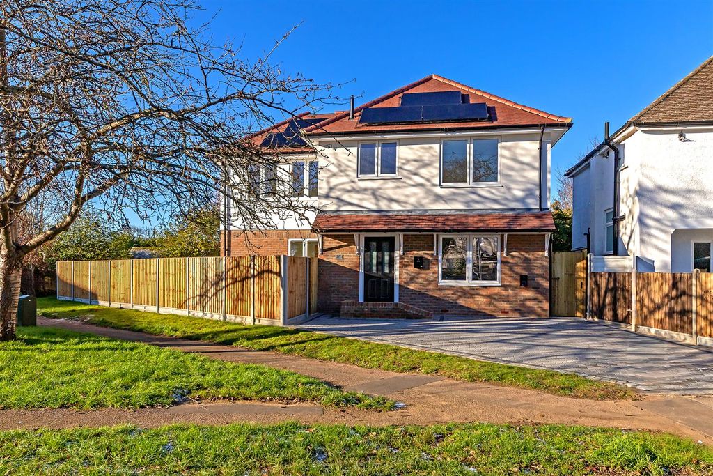 Property photo 1 of 26 1Afirwood-14.Jpg