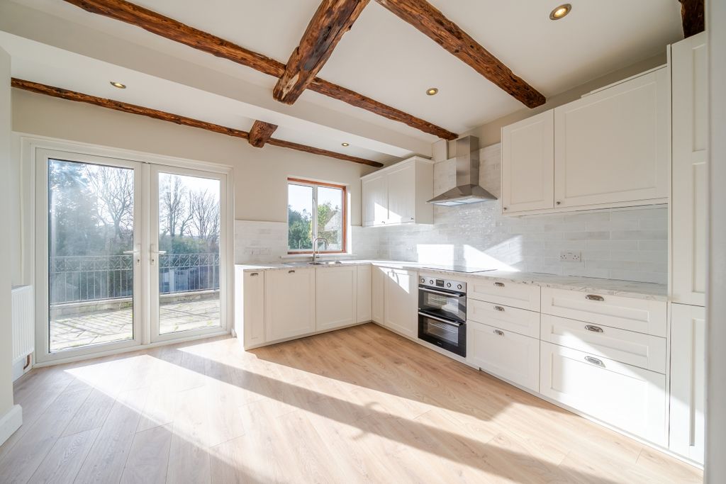 Property photo 2 of 16 1415221-11-699443...