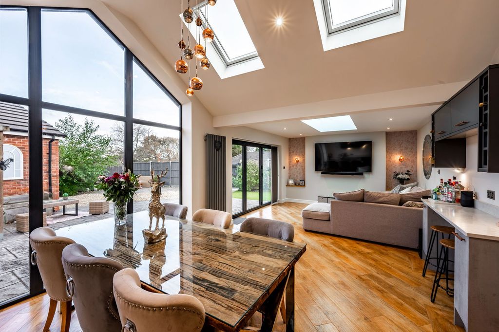 Property photo 3 of 38