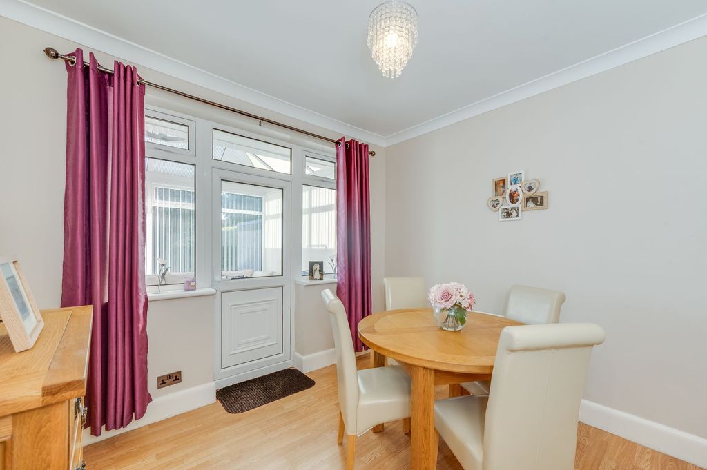 Property photo 3 of 34