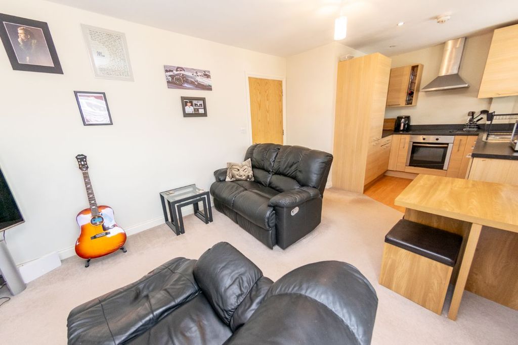 Property photo 3 of 19