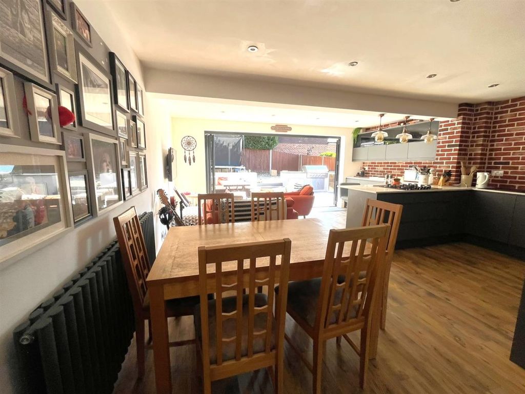 Property photo 2 of 14 Kitchen Diner.Jpeg