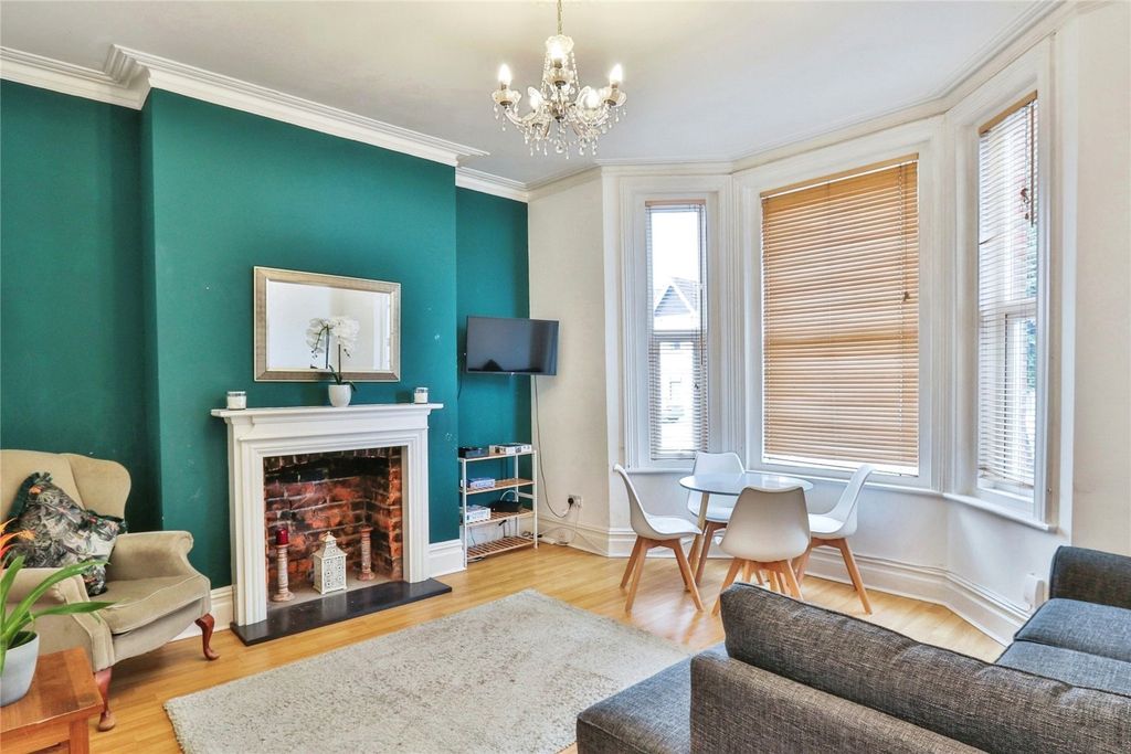 Property photo 2 of 8