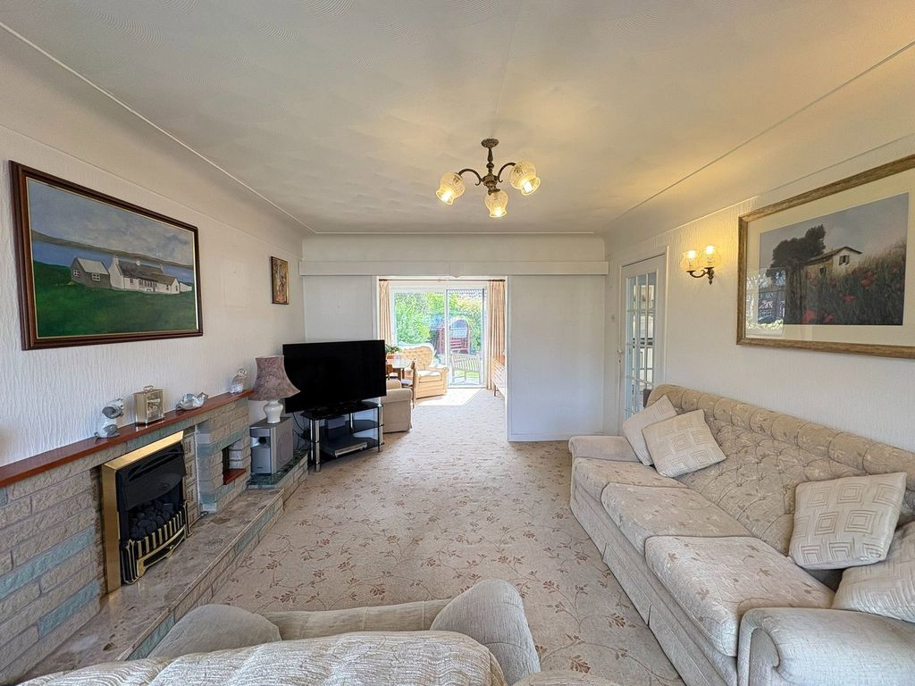 Property photo 2 of 35
