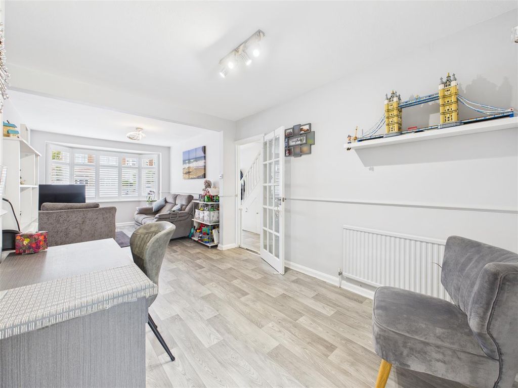 Property photo 2 of 18
