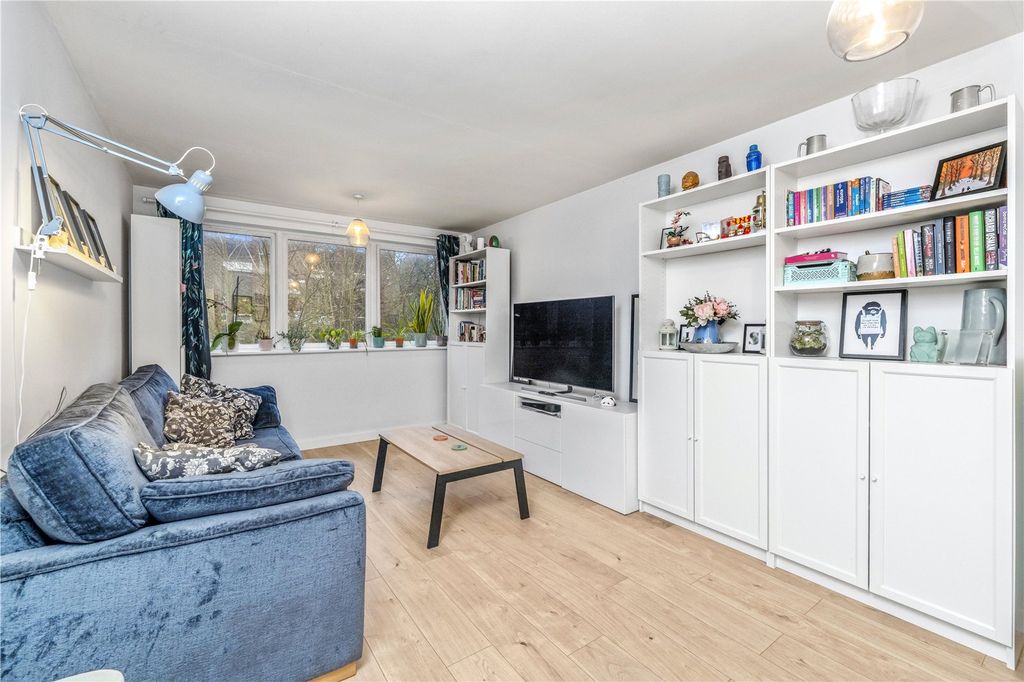 Property photo 2 of 5 Picture No. 17