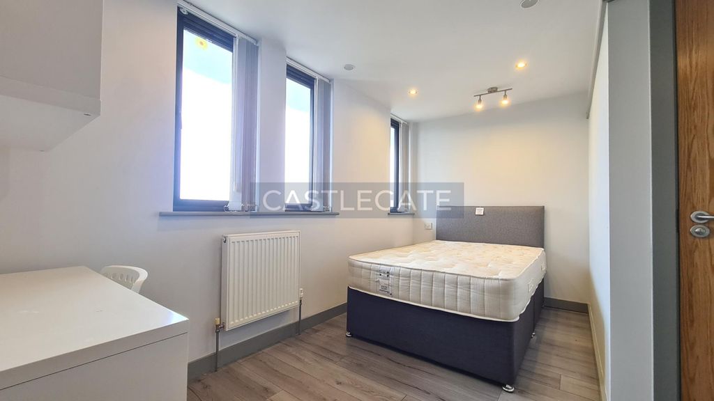 Property photo 1 of 11 Room 85, The Works At Standard House (2)