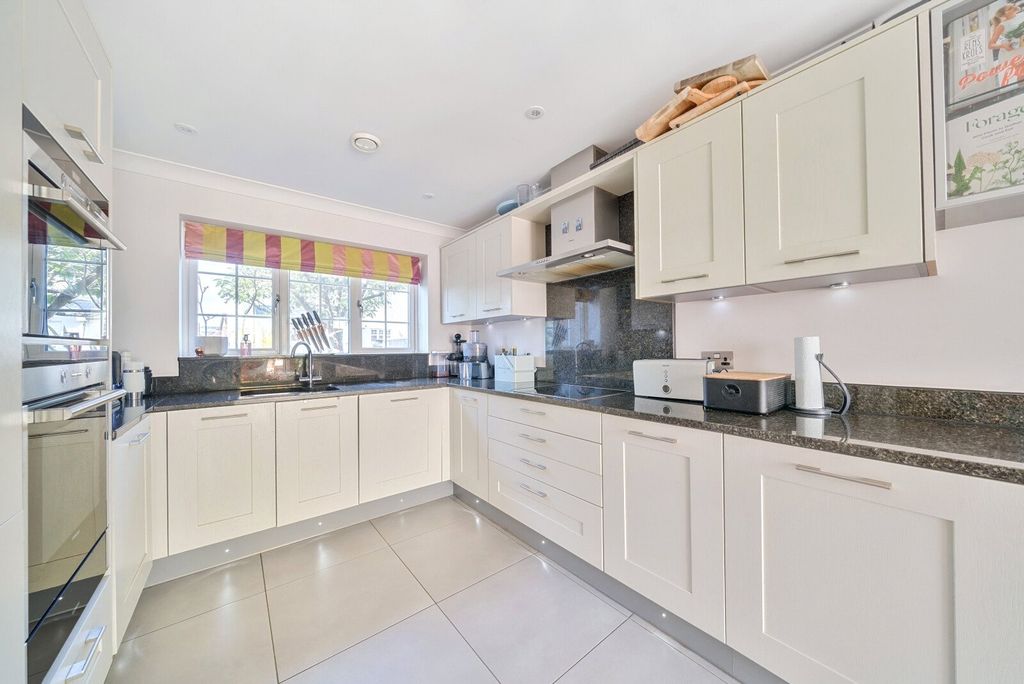 Property photo 3 of 17 Picture No. 26