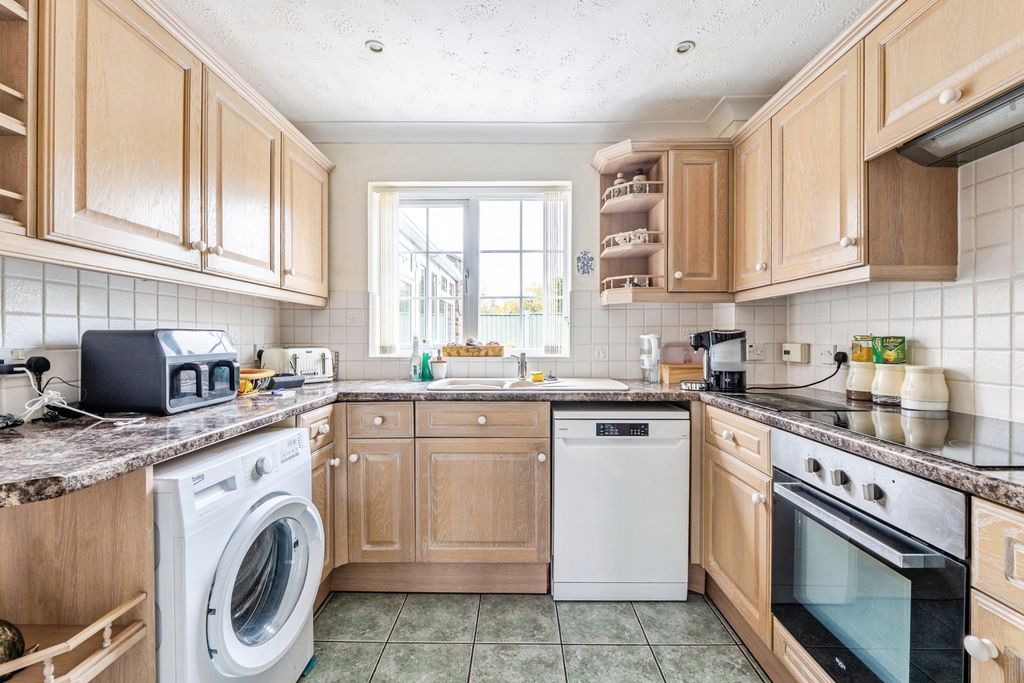 Property photo 3 of 17 Photo