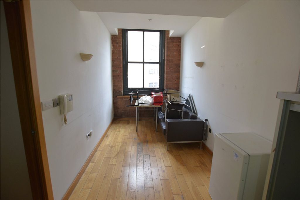 Property photo 3 of 6 Picture No. 04