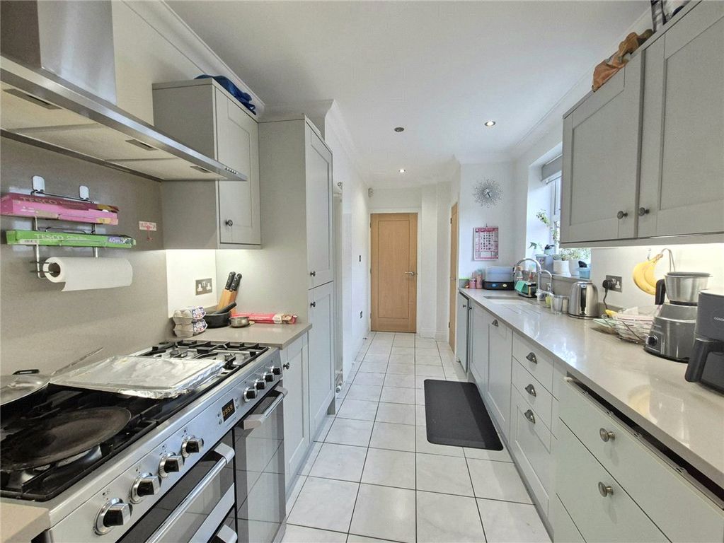 Property photo 3 of 24 Picture No. 14